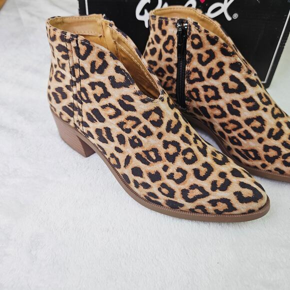 News Qupid Rager Leopard Suede Ankle Booties Size 6 Pointed Toe Block Heel - Picture 3 of 9